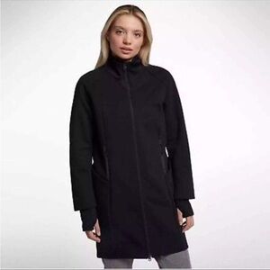Nike women’s Sportswear Tech Fleece Jacket black size large